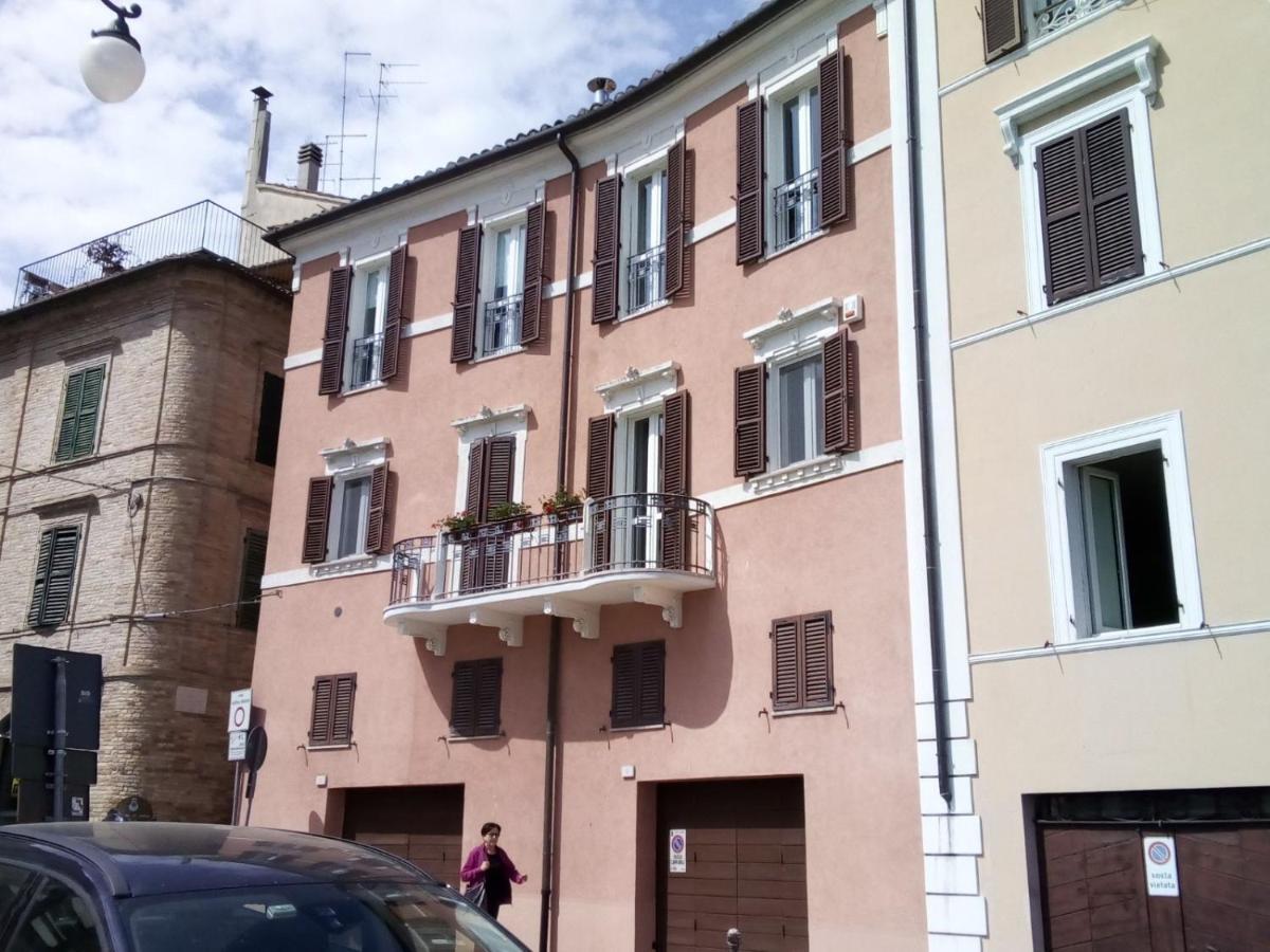 Apartamento Le Stanze Di Vicolo Bonfigli Osimo Exterior foto